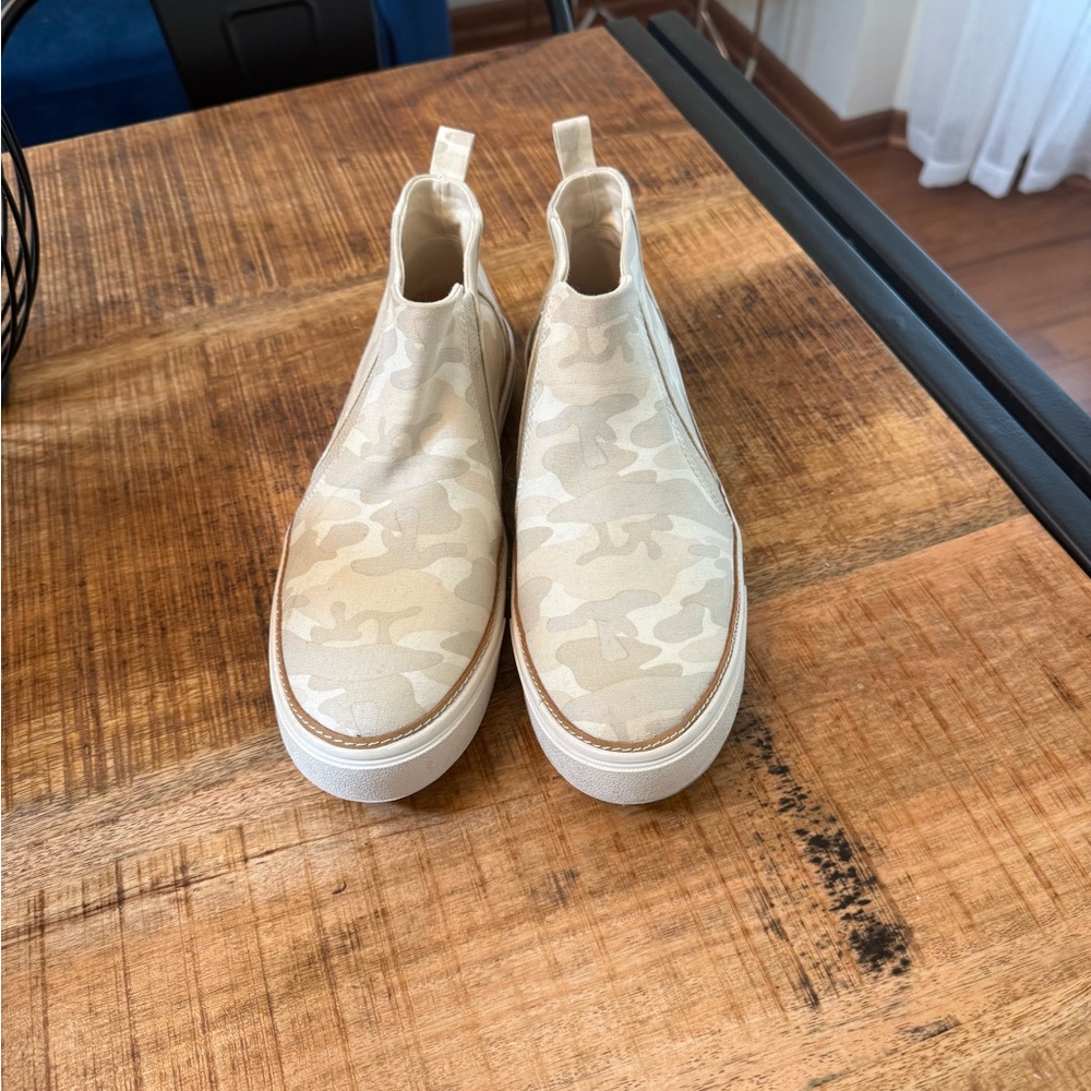 Toms Beige Camouflage Slip-On Shoes